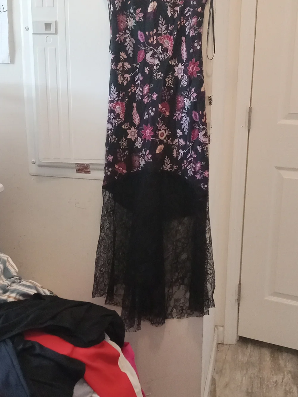 Forever 21 Black Floral Lace-Trim Maxi Slip Dress - Picture 2 of 4
